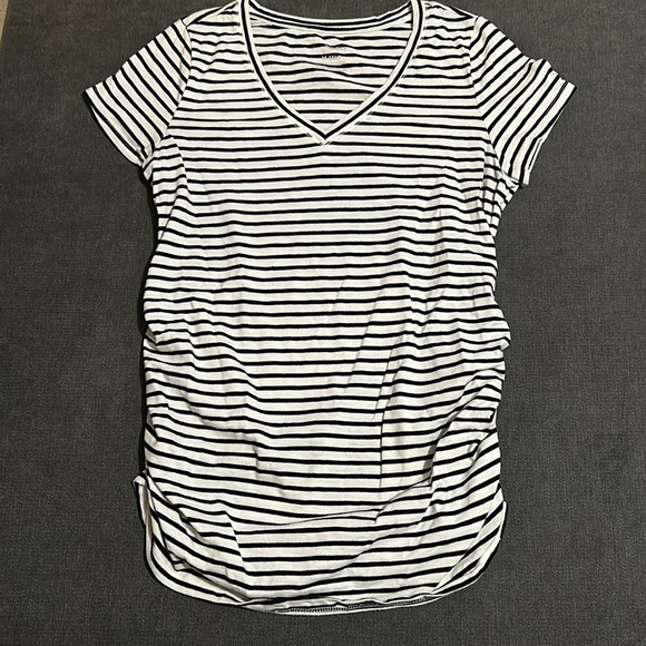 2 Maternity T Shirts - Picture 2 of 8